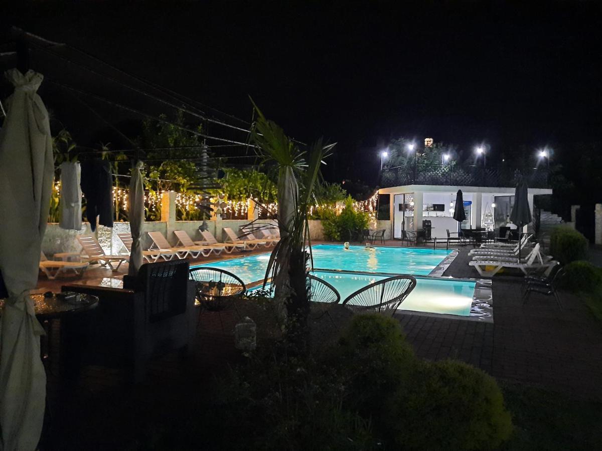 New House Kobuleti Otel Dış mekan fotoğraf